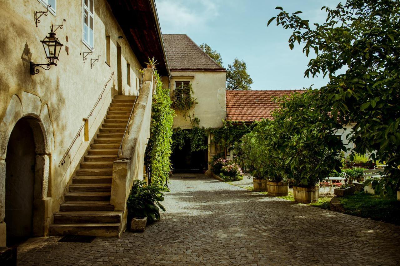 Gut Oberstockstall Otel Kirchberg am Wagram Dış mekan fotoğraf